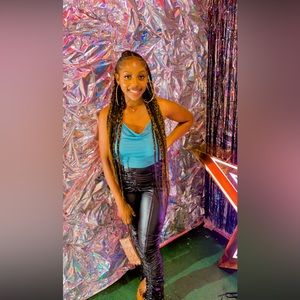 Meet your Posher, Onyi